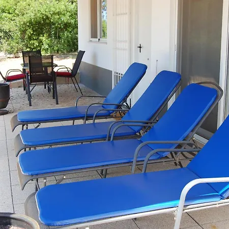 Charmante Mit 4 Schlafzimmer, Wlan Und Zentralheizung * Santa Barbara de Nexe