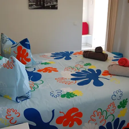 Charmante Mit 4 Schlafzimmer, Wlan Und Zentralheizung * Santa Barbara de Nexe