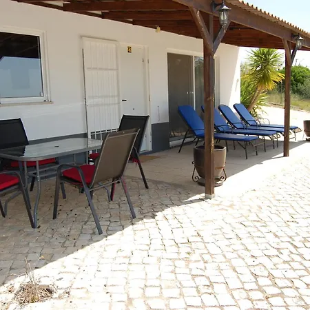 Charmante Mit 4 Schlafzimmer, Wlan Und Zentralheizung Santa Barbara de Nexe