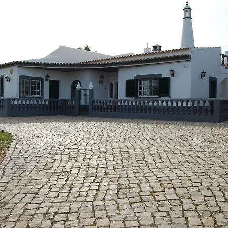 Charmante Mit 4 Schlafzimmer, Wlan Und Zentralheizung Holiday home