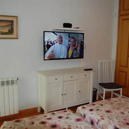 Charmante Mit 3 Schlafzimmer Und Blick Zum * Santa Bárbara de Nexe