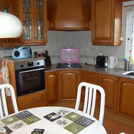 Charmante Mit 3 Schlafzimmer Und Blick Zum Santa Bárbara de Nexe