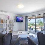 Charmante Mit 3 Schlafzimmer Und Blick Zum